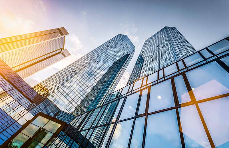 Blick von unten auf die Frankfurter