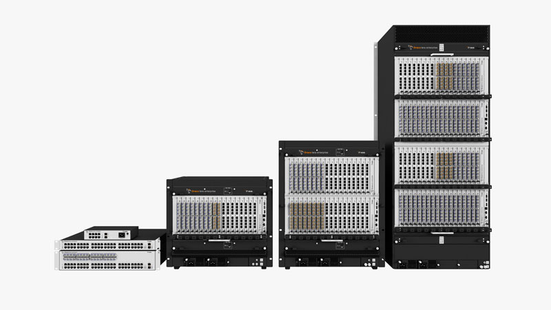 Vier IHSE KVM-Switches nebeneinander aufgeführt