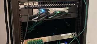 Server rack with KVM matrix switch and Draco vario extender units